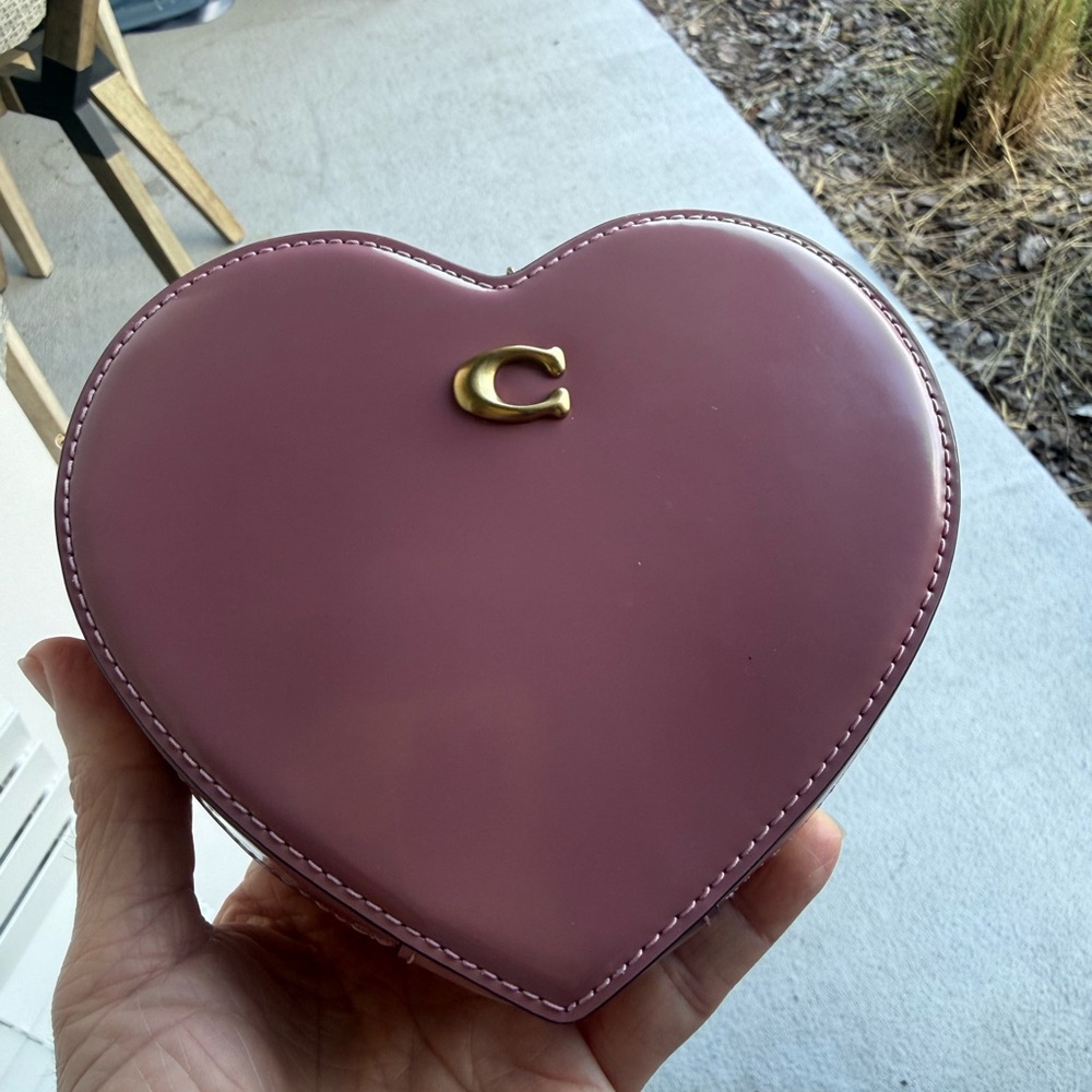 🆕 Coach Heart-Shaped Pink Crossbody Bag
